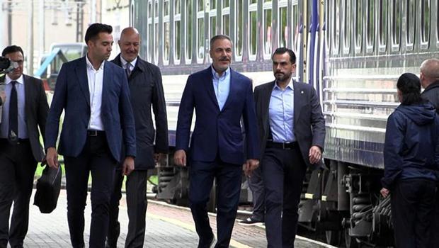 Dışişleri Bakanı Hakan Fidan Kiev yolculuğuna başladı: Zırhlı trenle Polonya'dan yola çıktı