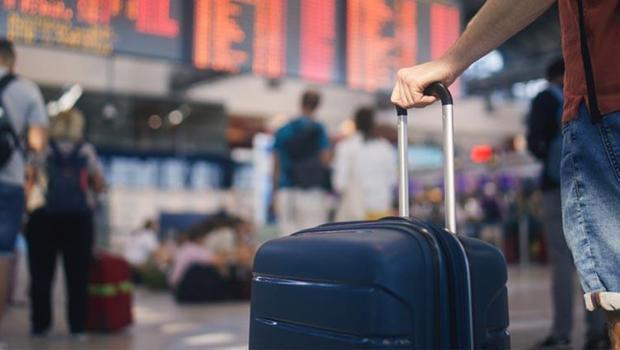 Havalimanında yakalandı: Valizinden çıkanlar şoke etti