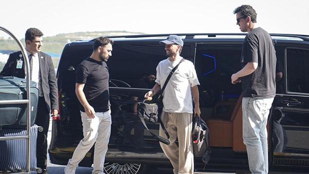 Galatasaray'a veda eden Dries Mertens, İstanbul’dan ayrıldı!