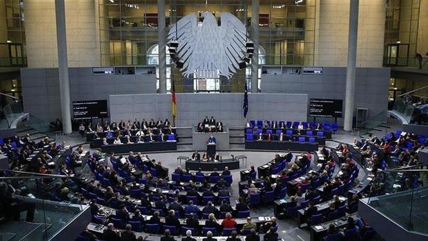 İsrail'i protesto etti: Alman meclisinden zorla çıkarıldı - hurriyet.com.tr 04.06.2025 16:14