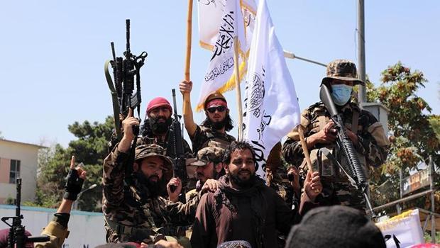 Afganistan'dan başka ülkelere kaçan Afganlara 'Geri dönün' çağrısı