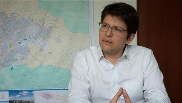 Kolombiya'da suikast düzenlenen cumhurbaşkanı adayı Uribe yoğun bakımda: Kurtulması için 'mucize gerekli'