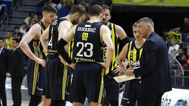 Fenerbahçe potanın hem kralı hem de kraliçesi!