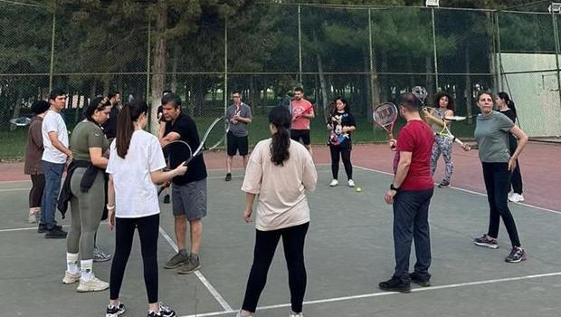 Gaziantep Üniversitesi’nde ücretsiz kort tenisi kursu açıldı