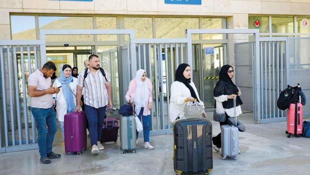 İran’dan kaçanlar anlatıyor... Gökyüzü yarılıp açıldı sandık