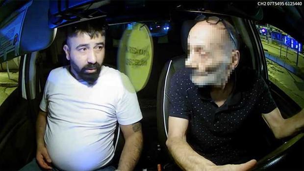 Şoföre saldırıp taksiyi gasbetti... 9 kilometre sonra kaza yapınca yakalandı