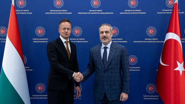 Dışişleri Bakanı Macar mevkidaşı ile görüştü