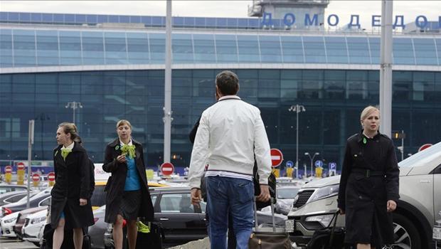 Rusya'da peş peşe uçuş iptalleri: Ukrayna'nın İHA saldırıları hava trafiğini durdurdu