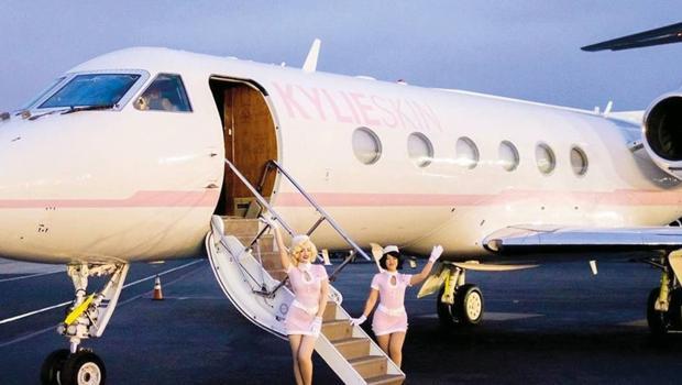 Çevreciler tepkili... Kylie Jenner her yere jetiyle gidiyor