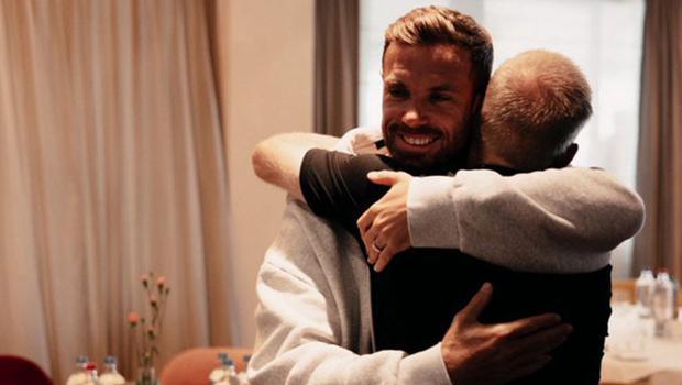 Ajax, Jordan Henderson'a veda etti