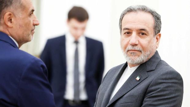Arakçi: Sadece nükleer programı görüşürüz