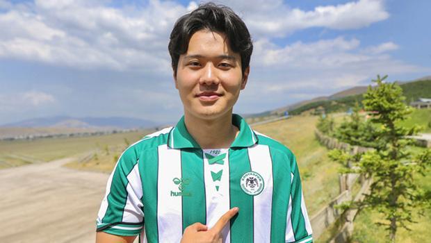Konyaspor, Fenerbahçe'nin eski oyuncusu Jin-Ho Jo'yu renklerine bağladı