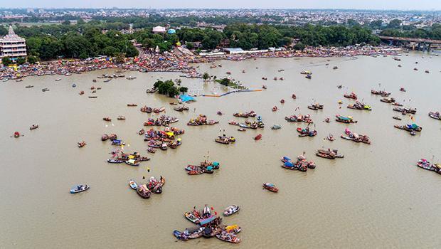 Hindistan'da Muson yağmurları felakete dönüştü: 125 kişi hayatını kaybetti