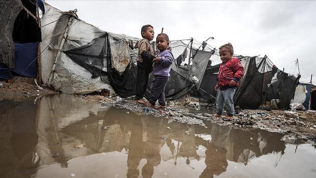 İsrail çadırlarda kalan Gazzelileri vurdu: 14 kişi hayatını kaybetti