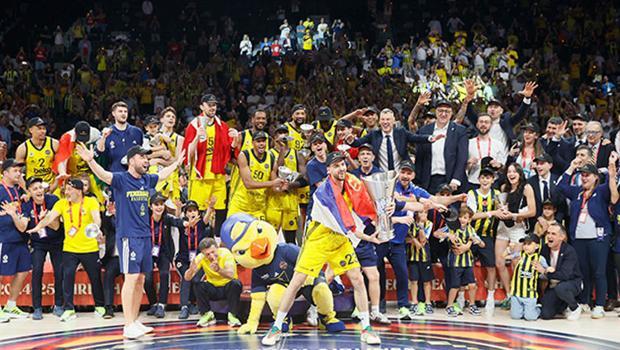 Fenerbahçe Beko'da iki ismin sözleşmesi yenilenmeyecek!