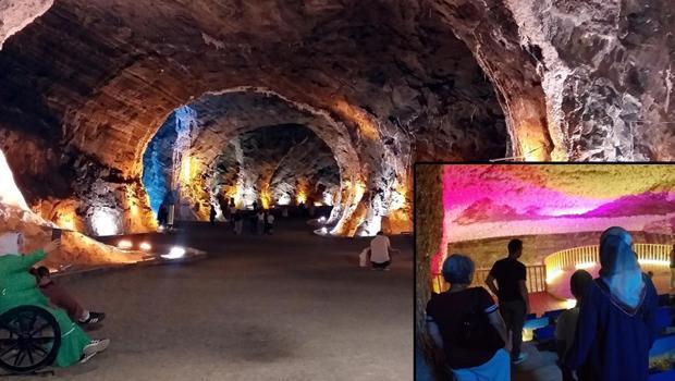 Şifa arayanların uğrak noktası oldu! 'Dokusunu hissetmek insanı rahatlatıyor'