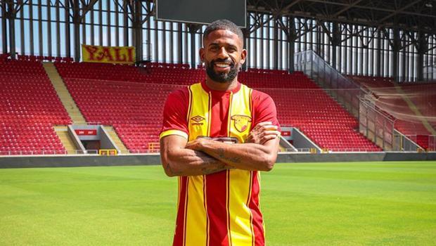Göztepe'de Teixeria imzayı attı!