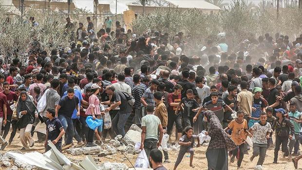 İsrail sabah saatlerinden bu yana 19 Filistinliyi öldürdü: İnsani yardım bekleyenler hedef alındı