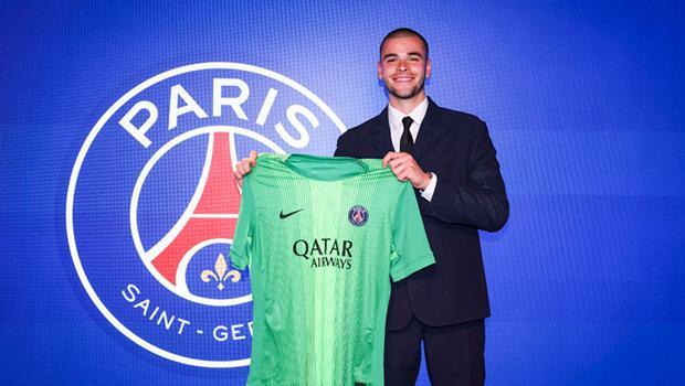 Lucas Chevalier, PSG'de!