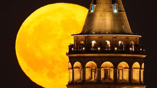 İstanbul'da 'mersin balığı dolunayı'