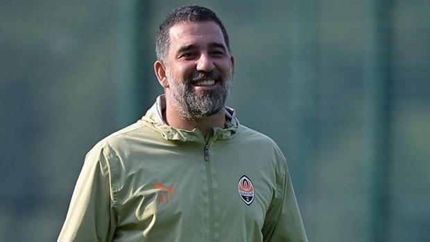 Arda Turan'dan savunmaya takviye!
