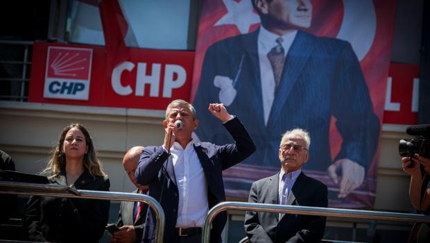 CHP-də rəhbərlik mübahisəsi paralel bayram tədbirlərinə səbəb oldu
