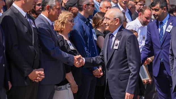 Özel və müttəfiqləri CHP-də fövqəladə qurultay çağırışını hüquqi müstəviyə daşıyır