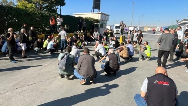 Türkiyəli yük maşını sürücüləri Bolqarıstan sərhədində viza gecikmələrinə etiraz edib