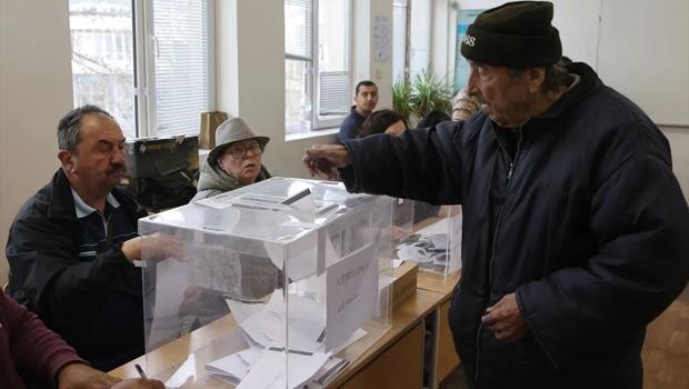 Bolqarıstan dəniz kənarında hücumlardan sonra prezident seçir