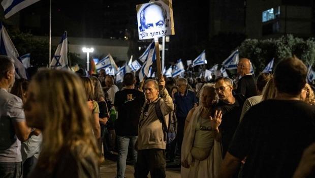 Minlərlə insan Netanyahu əleyhinə Tel-Əvivdə mitinq keçirir