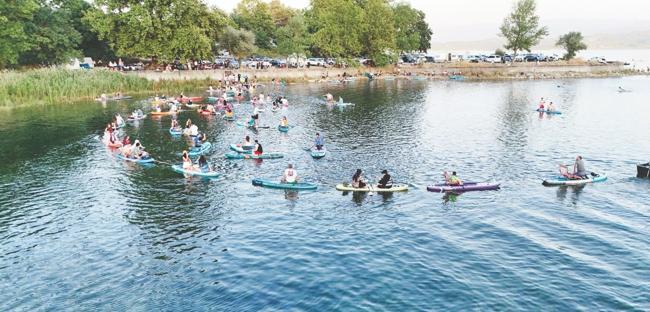 Paddleboarding gains popularity at Sapanca Lake