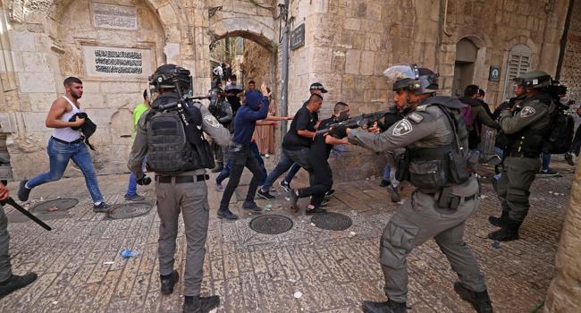 Violence erupts at al-Aqsa mosque as Israel marks Jerusalem Day