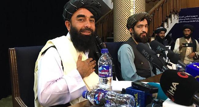 Taliban pledge to be ’different’, as Afghans flee