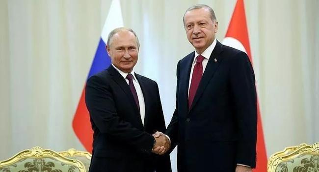Türkiye starts works for becoming gas hub, Erdoğan tells Putin