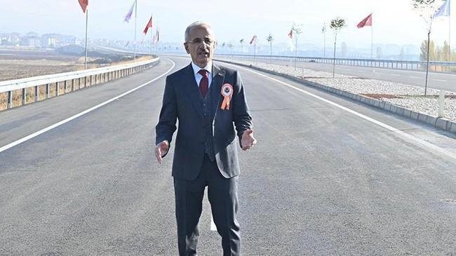 Bakan Uraloğlu açıkladı: Akıllı yollar geliyor  | Ekonomi Haberleri