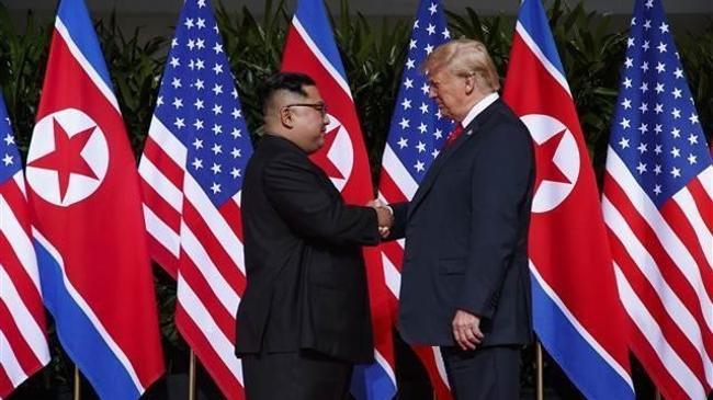 Tarihi buluşma... Trump ile Kuzey Kore lideri bir araya geldi | Genel Haberler