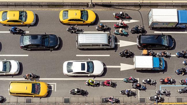 İki teker istilası... Büyükşehirlerde otomobil sayısı yüzde 6 artarken motosiklet sayısı yüzde 25 arttı | Ekonomi Haberleri