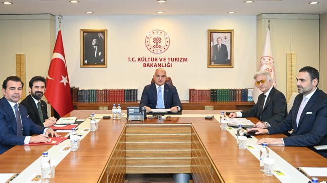 Bakan Ersoy, Tamer Karadağlı'yla bir araya geldi | Genel Haberler