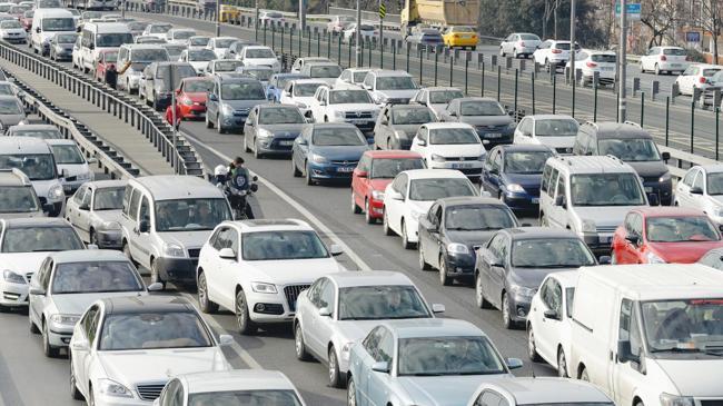 4 yeni araçtan 1’i İstanbul trafiğine | Ekonomi Haberleri