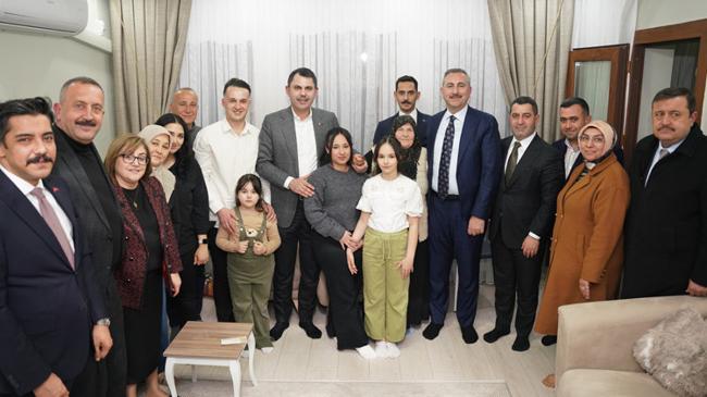 Bakan Kurum'dan Nelbi Teyze'ye ziyaret | Konut Haberleri