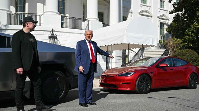 ABD Başkanı Trump destek için Tesla aldı | Genel Haberler