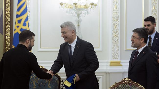 Bakan Bolat ile Yumaklı Zelenskiy ile görüştü | Genel Haberler