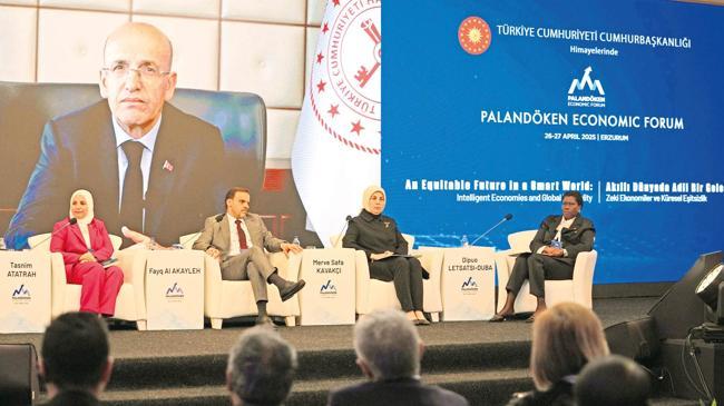 Bakan Şimşek yatırımcıların hikâyesi olan ülkelere odaklanacağını söyledi... Türkiye pozitif ayrışacak | Ekonomi Haberleri