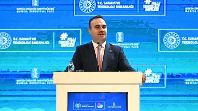 Sanayi ve Teknoloji Bakanı Mehmet Fatih Kacır, "Güneş panelinden ticari araçlara, beyaz eşyadan demir çeliğe pek çok alanda, Avrupa değer zincirlerinin en önemli oyuncusuyuz. 22 yıl önce 36 milyar dolar olan yıllık ihracatımız, bugün 265 milyar dolara ulaştı. Türkiye bugün, Çin den sonra Orta Avrupa ya kadar uzanan geniş kuşakta, en fazla ürünü rekabetçi şekilde en fazla ülkeye ihraç edebilen ülkedir" dedi.