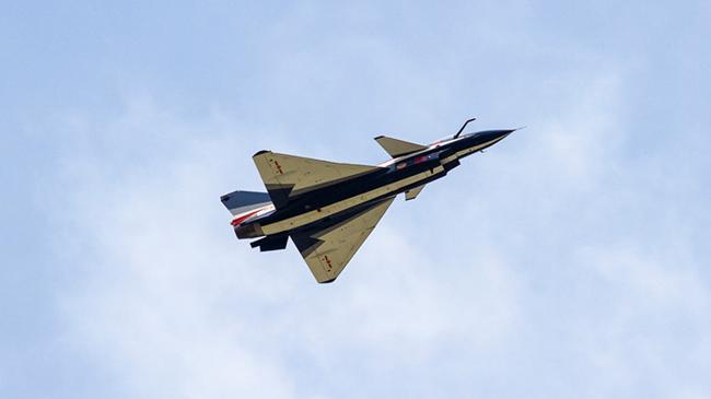 Hindistan-Pakistan gerilimi ile Çin savunma şirketlerinin hisseleri gaza bastı... Merakla beklenen savaş uçağı J-10 görücüye çıktı | Genel Haberler