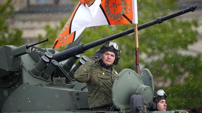 İngilizlerden şok iddia: Ruslar askeri geçit için bile tank bulamıyor... | Genel Haberler