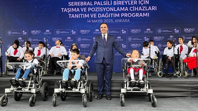 Bakan Kacır duyurdu: Serebral palsili evlatlarımıza, 600 set cihaz hibe ediyoruz | Genel Haberler