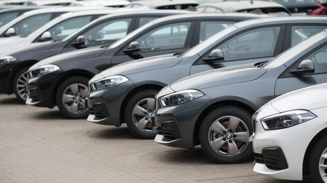 İbre yeniden 2. ele döndü: Sıfır araçta fiyatlar arttı nisanda ikinci el pazarı zirve yaptı | Ekonomi Haberleri