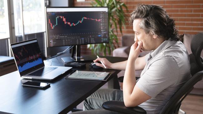 Sosyal medyadan manüpilasyon yapanlar gözaltında: 800 milyon liralık ‘borsa’ vurgunu | Ekonomi Haberleri