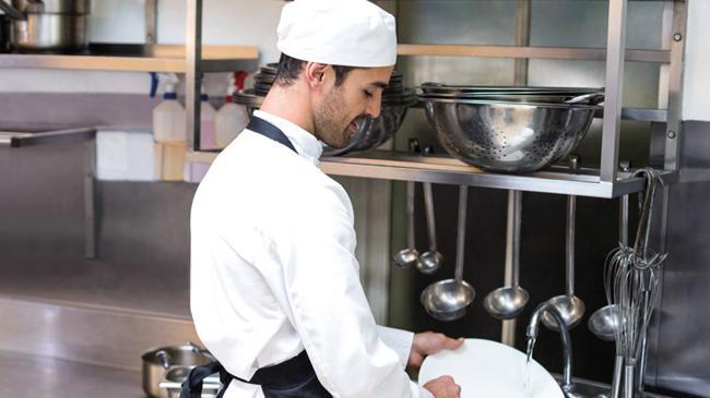 "Yerli insan kaynağı bulmakta sıkıntı yaşıyoruz" | Ekonomi Haberleri